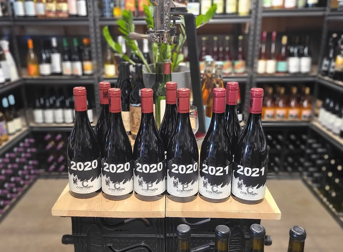 Hidden Track Bottle Shop & Wine Bar (Uptown)